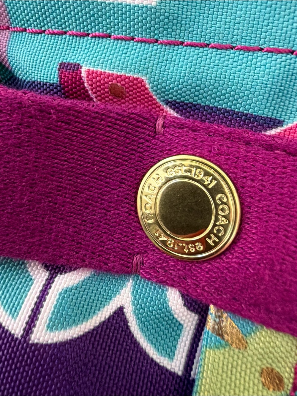 Coach 09 Poppy "Pop C" graffiti-inspired print weekender bag - Picture 6 of 10